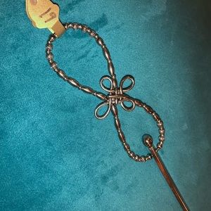 Large Flexi Clip - silver with cross center